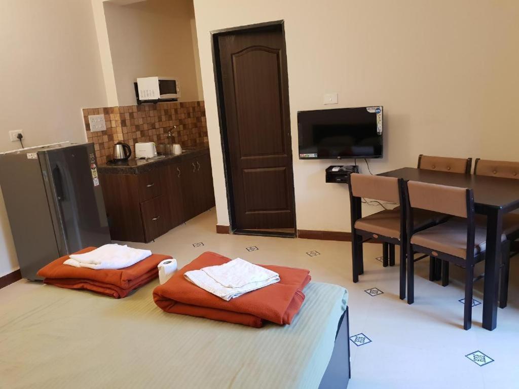 Coastal Suites Apart Hotel ---- 8 Minutes Walk To Beach Benaulim Exterior photo