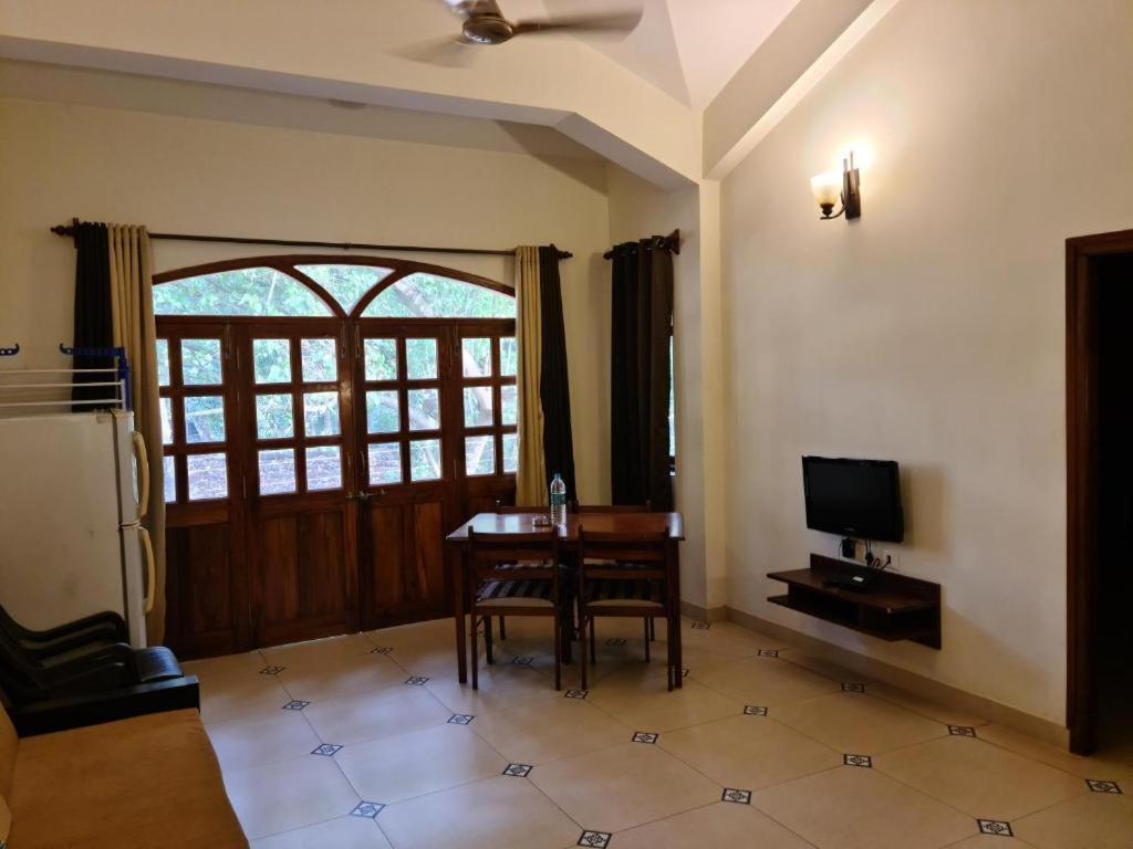 Coastal Suites Apart Hotel ---- 8 Minutes Walk To Beach Benaulim Exterior photo