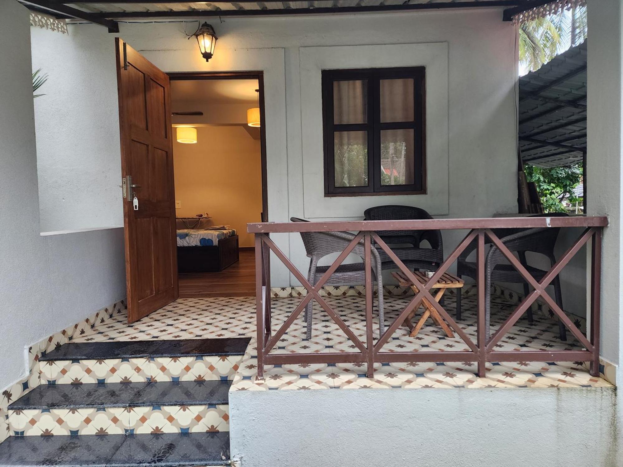 Coastal Suites Apart Hotel ---- 8 Minutes Walk To Beach Benaulim Exterior photo