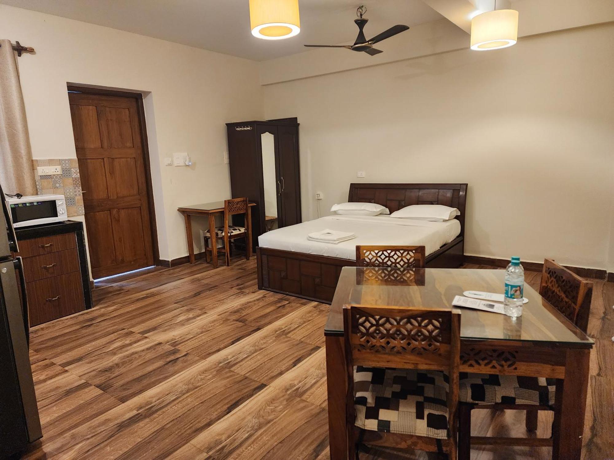 Coastal Suites Apart Hotel ---- 8 Minutes Walk To Beach Benaulim Exterior photo