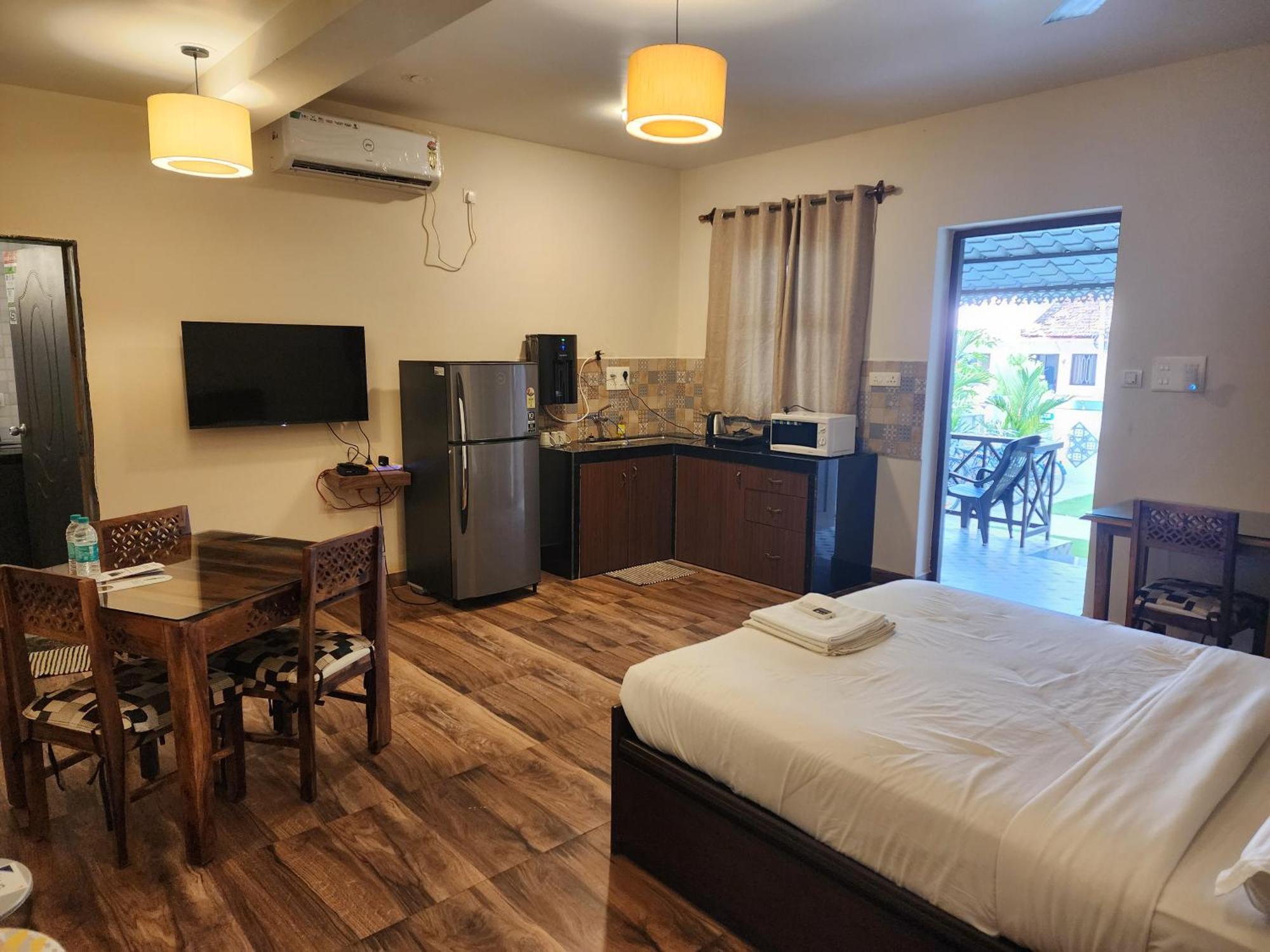Coastal Suites Apart Hotel ---- 8 Minutes Walk To Beach Benaulim Exterior photo