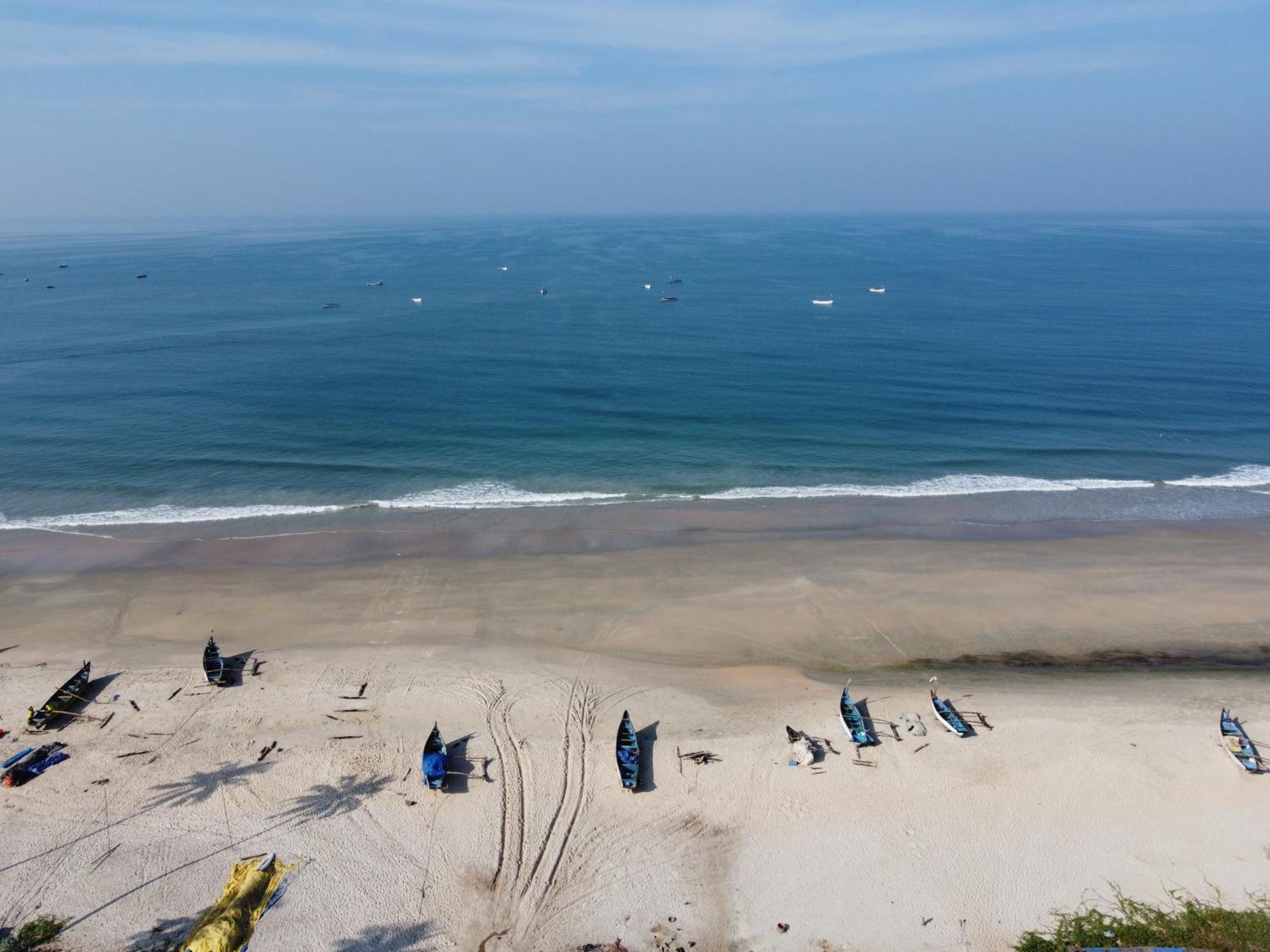 Coastal Suites Apart Hotel ---- 8 Minutes Walk To Beach Benaulim Exterior photo
