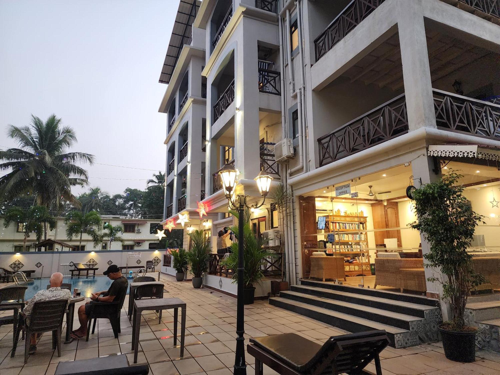 Coastal Suites Apart Hotel ---- 8 Minutes Walk To Beach Benaulim Exterior photo